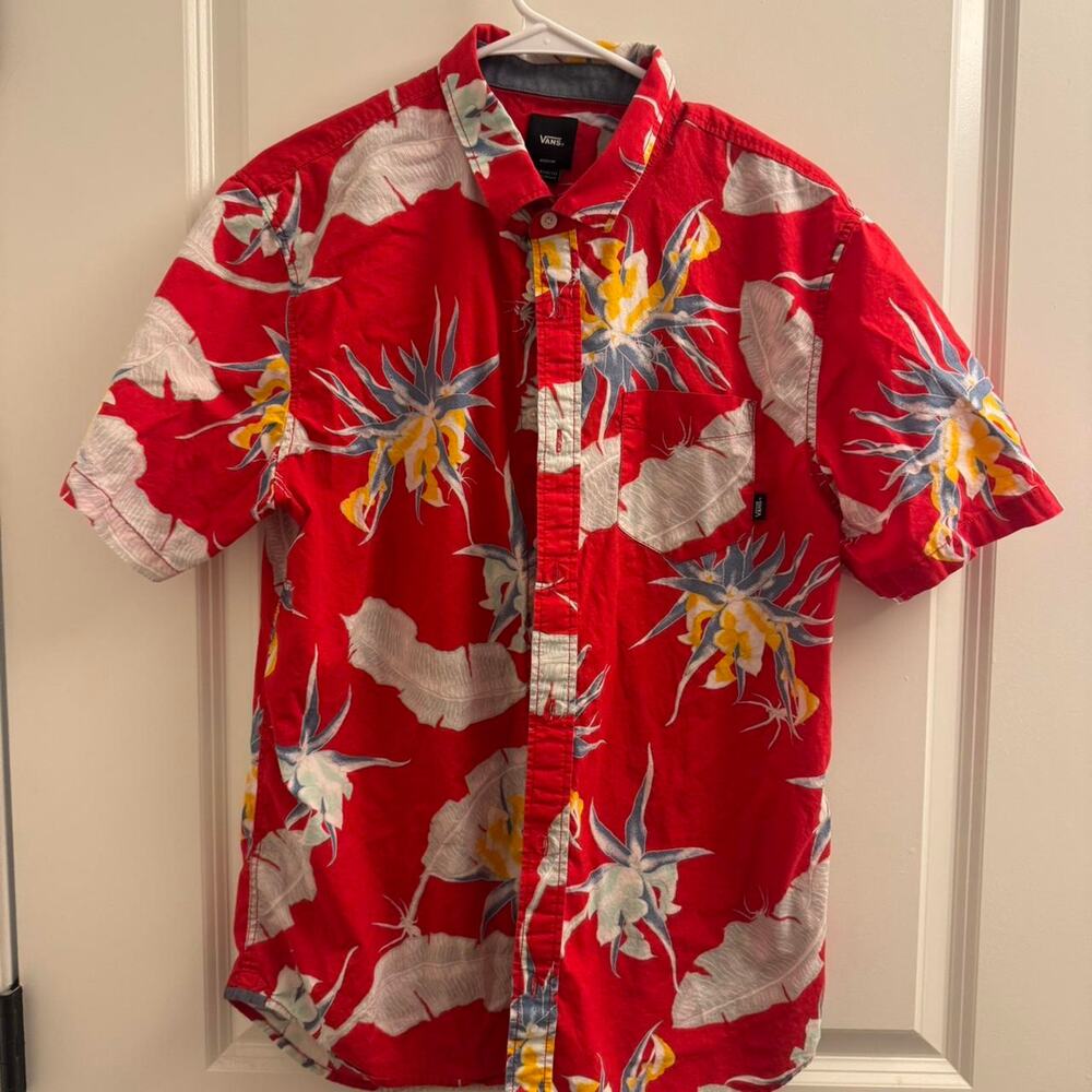 Vans red hawaiian shirt size Medium Mens